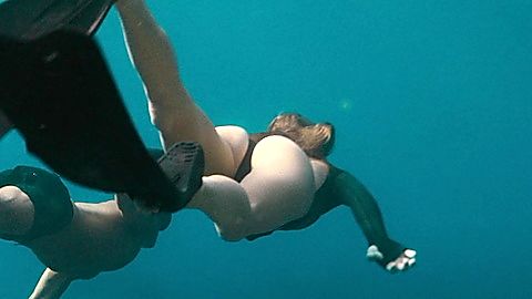 Pic: Camille Rowe in No Limit (2022)