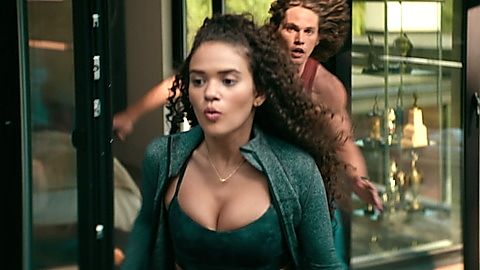 Pic: Madison Pettis in Margaux (2022)