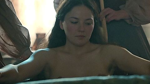 Pic: Devrim Lingnau in The Empress (2022)