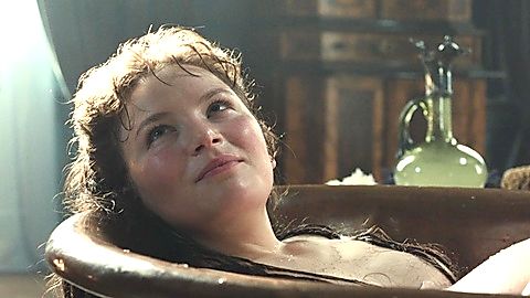 Pic: Devrim Lingnau in The Empress (2022)