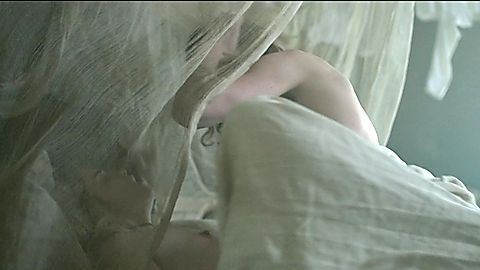 Pic: Alice Englert in Dangerous Liaisons (2022)