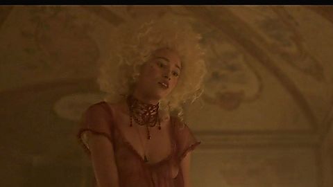 Pic: Ella-Rae Smith in Dangerous Liaisons (2022)