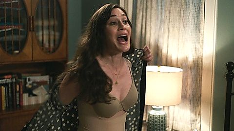 Pic: Lizzy Caplan in Fleishman Is in Trouble (2022)