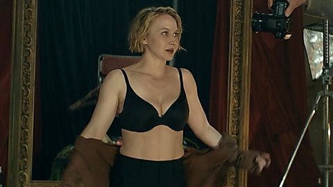 Pic: Anna Maria Mühe in Woman of the Dead (2022)
