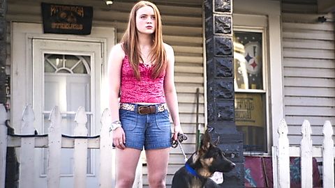 Pic: Sadie Sink in Dear Zoe (2022)