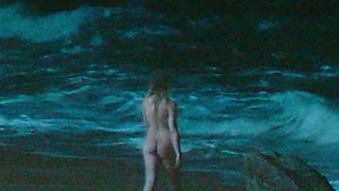 Pic: Anna Konkle in The Drop (2022)