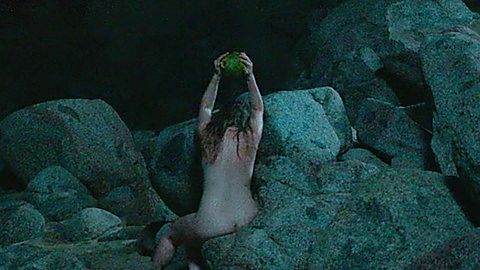 Pic: Anna Konkle in The Drop (2022)