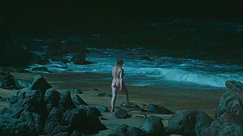 Pic: Anna Konkle in The Drop (2022)