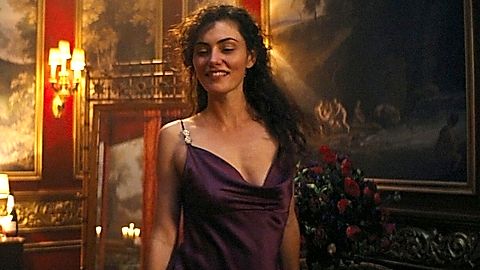Pic: Phoebe Tonkin in Babylon (2022)