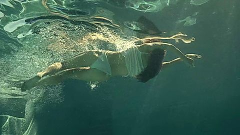Pic: Riley Keough in Daisy Jones & the Six (2023)