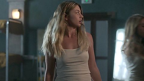 Pic: Lydia Pavón in The Boarding School: Las Cumbres (2021)