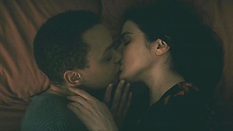 Pic: Rachel Weisz in Dead Ringers (2023)