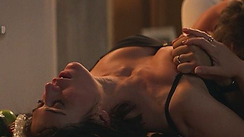 Pic: Lizzy Caplan in Fatal Attraction (2023)