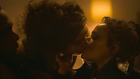 Pic: Evelyn Giovine in The Crowded Room (2023)