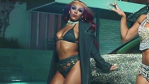 Pic: Doja Cat in Ladies First: A Story of Women in Hip-Hop (2023)