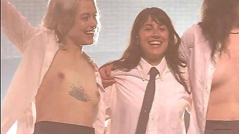 Pic: Phoebe Bridgers in Salt In The Wound (Live at Pukkelpop) (2023)