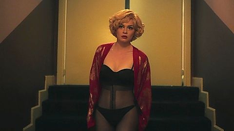 Pic: Serra Arıtürk in The Club (2021)