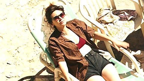 Pic: Jessica Henwick in The Royal Hotel (2023)