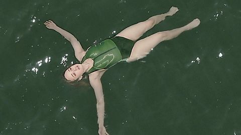 Pic: Rose Williams in Locked In (2023)