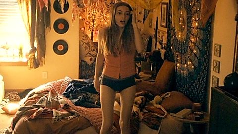 Pic: Grace Van Dien in What Comes Around (2023)
