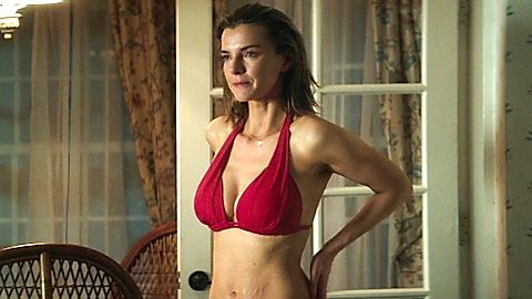 Pic: Betty Gilpin in Three Women (2023)
