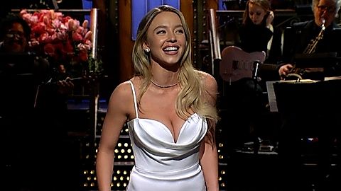 Pic: Sydney Sweeney in Saturday Night Live (1975)