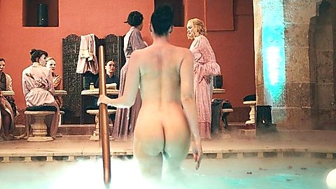 Pic: Stephanie Corneliussen in The Invitation (2022)