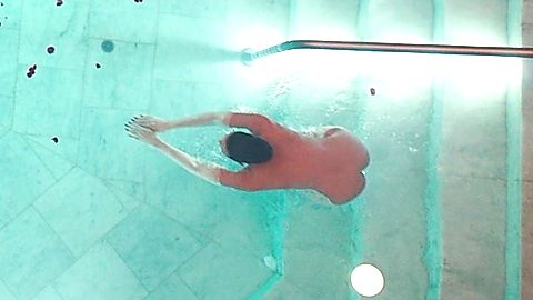 Pic: Stephanie Corneliussen in The Invitation (2022)