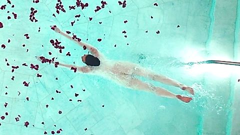 Pic: Stephanie Corneliussen in The Invitation (2022)