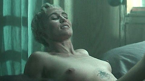 Pic: Peri Baumeister in The Signal (2024)