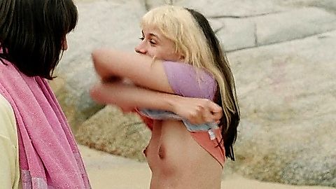 Pic: Ánxela Ríos in Stroking an Animal (2023)