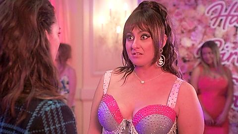 Pic: Catherine Cohen in Girls5eva (2021)