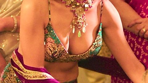 Pic: Sara Ali Khan in Murder Mubarak (2024)