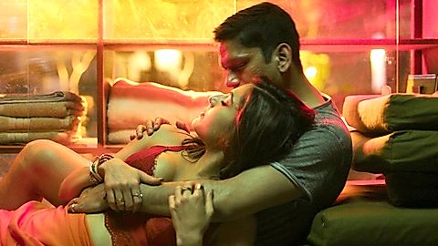 Pic: Sara Ali Khan in Murder Mubarak (2024)
