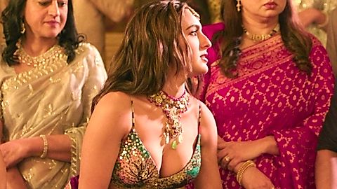 Pic: Sara Ali Khan in Murder Mubarak (2024)