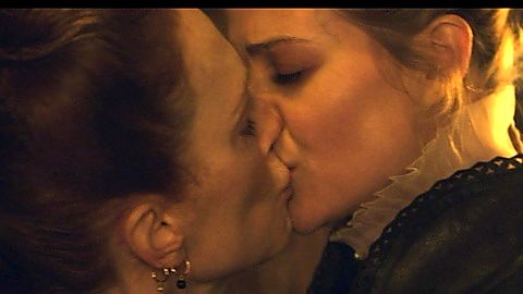 Pic: Julianne Moore in Mary & George (2024)