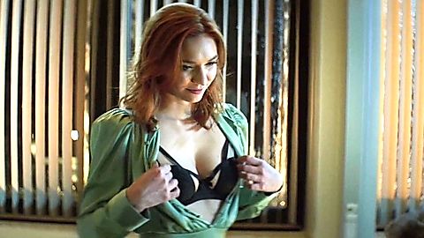Pic: Eleanor Tomlinson in The Couple Next Door (2023)
