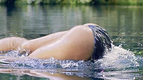 Pic: Camila Jaber in Orlando Bloom: To the Edge (2024)