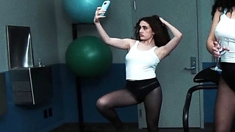 Pic: Rachel Sennott in 360 (2024)