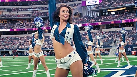 Pic: Kelcey Wetterberg in AMERICA'S SWEETHEARTS: Dallas Cowboys Cheerleaders (2024)