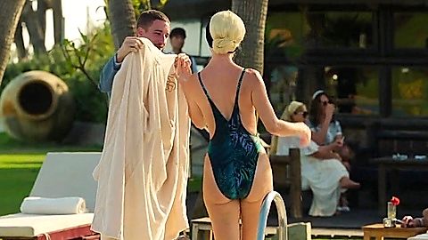 Pic: Frida Palsson in Eva & Nicole (2024)