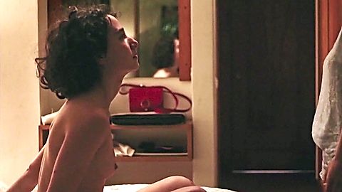 Pic: Leonor Vasconcelos in Living Bad (2023)