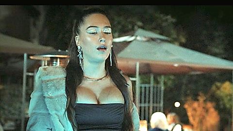 Pic: Elsie Hewitt in Industry (2020)
