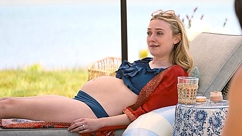 Pic: Dakota Fanning in The Perfect Couple (2024)