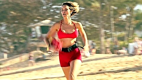 Pic: Arielle Kebbel in Rescue: HI-Surf (2024)
