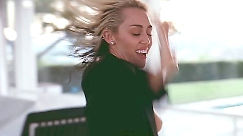 Pic: Miley Cyrus in Flowers (2023)