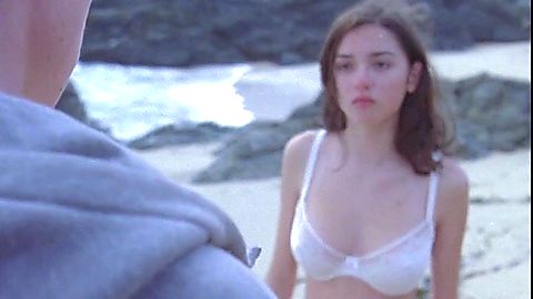 Pic: Léonie Dahan-Lamort in Island and Mainland (2019)