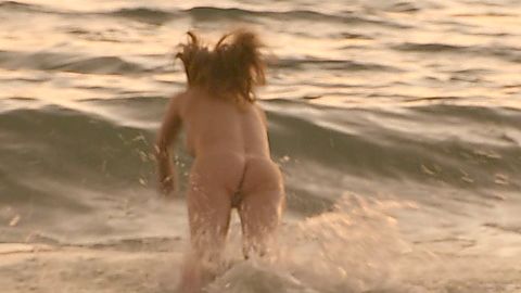 Pic: Polly Brindle in Selling The OC (2022)