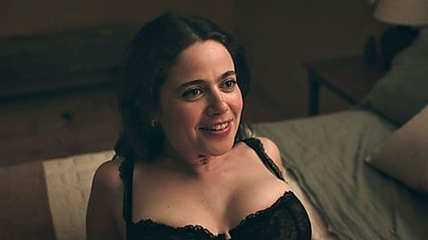 Pic: Molly Gordon in Oh, Hi! (2025)