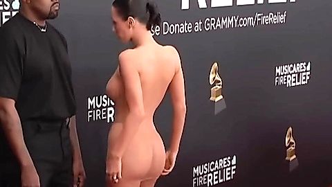 Pic: Bianca Censori in The Grammy Awards (1959)